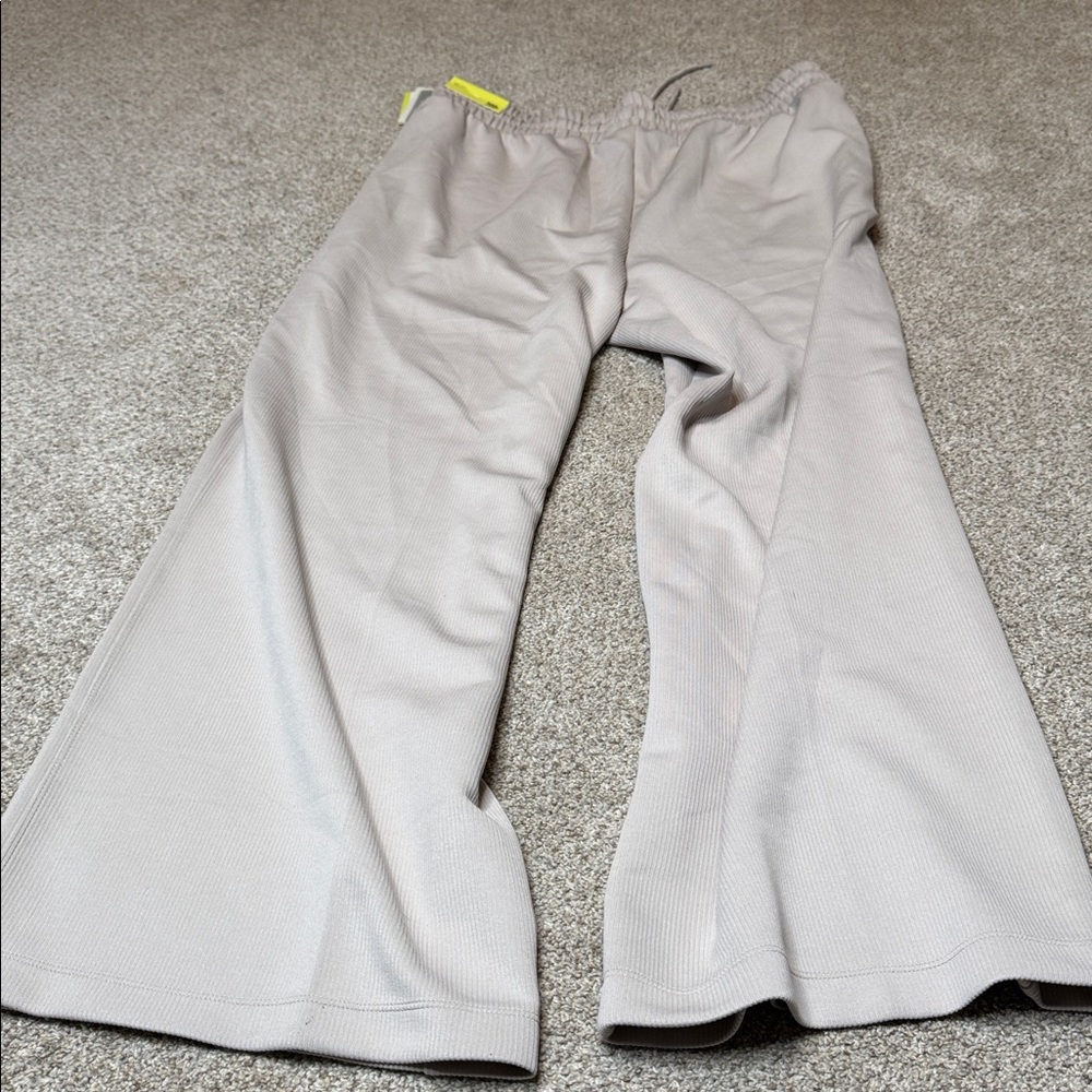 All in Motion Airy Sleek Ribbed Wide Leg Pants Cream XL NWT - Picture 16 of 16